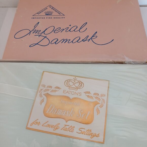 NWT VTG Eaton's Imported Imperial Damask Tablecloth Set Chrysanthemum - Picture 4 of 11